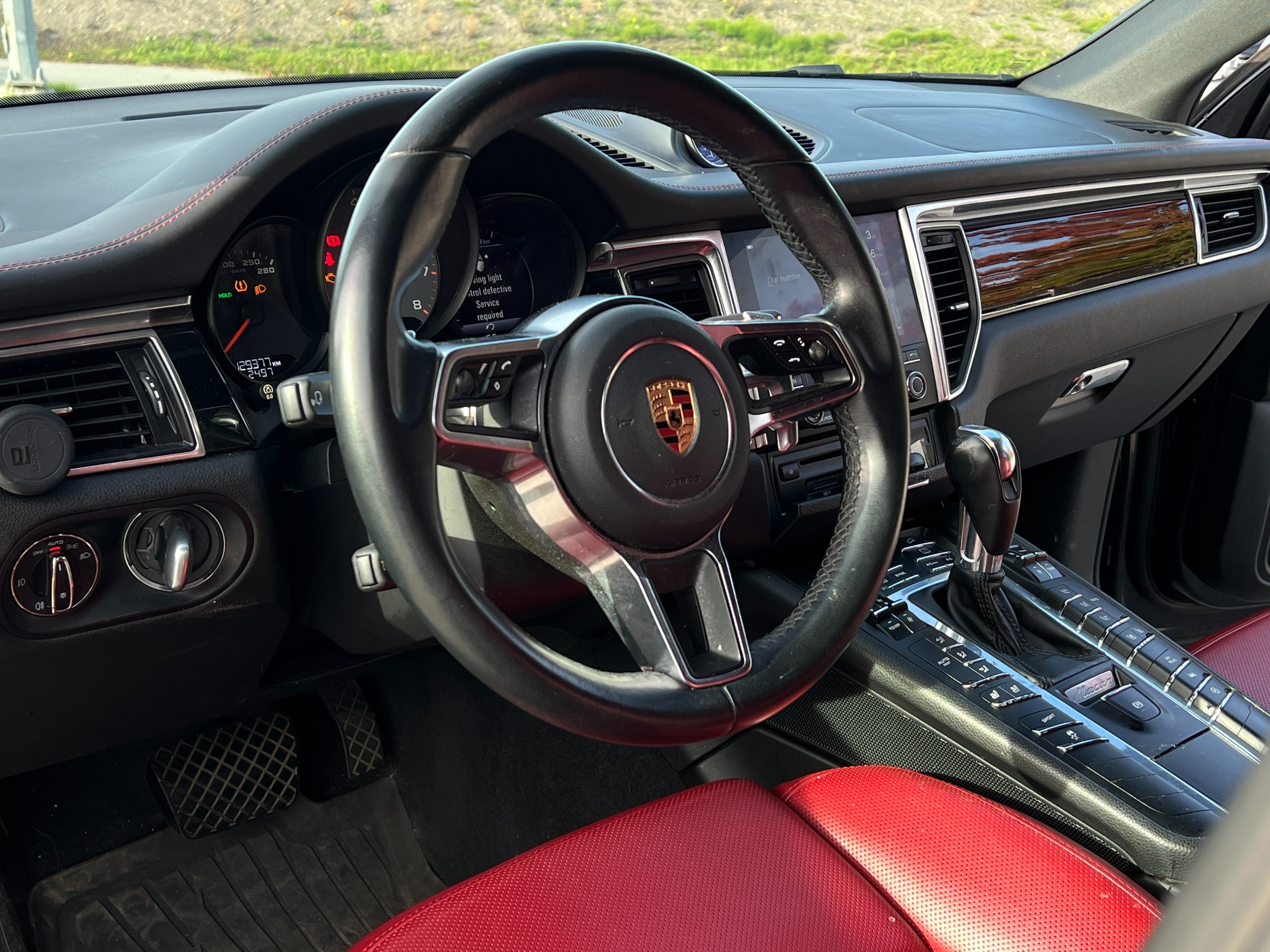 2018 Porsche Macan s | BC Local - Image 8
